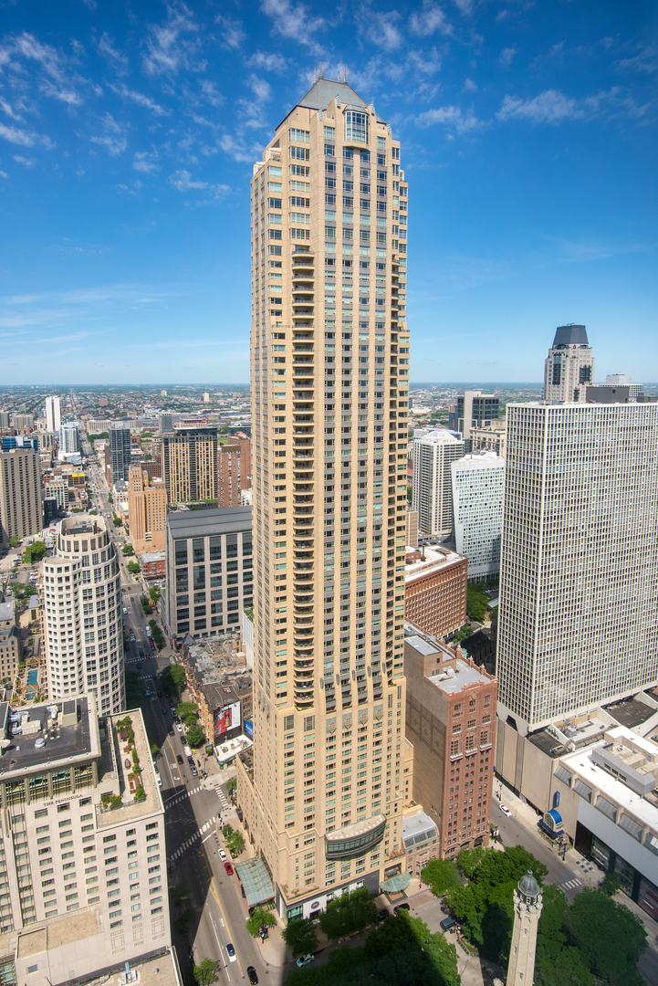 800 North Michigan Avenue, Unit 2301, Chicago, IL 60611 | Compass