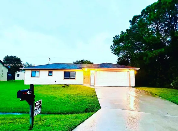 $275,000 | 709 Cuxhaven Street Northwest, Palm Bay, FL 32907