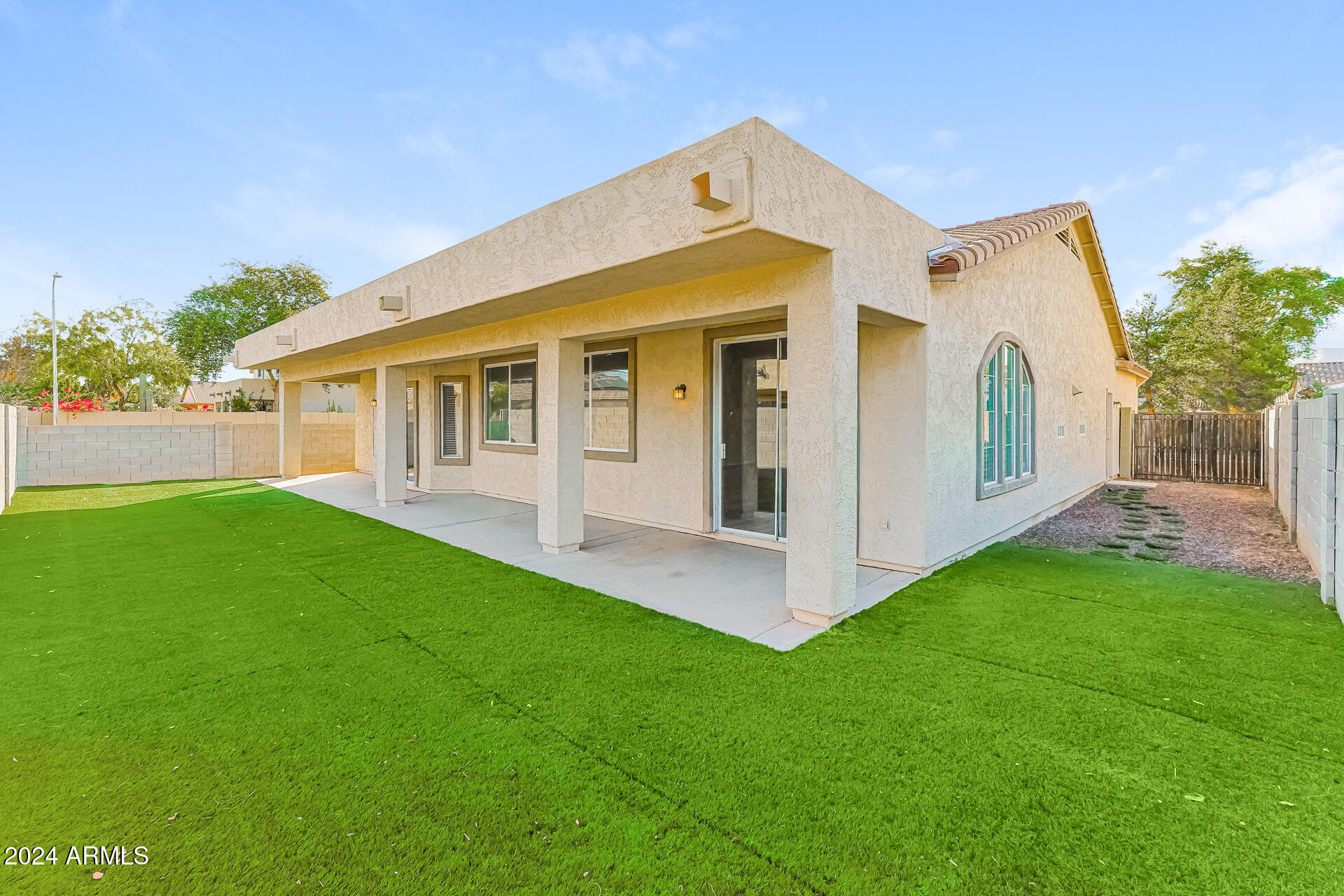 2018 West Carson Road Phoenix, AZ 85041 - Photo 19 of 21 019-photo-rear-view-14125097