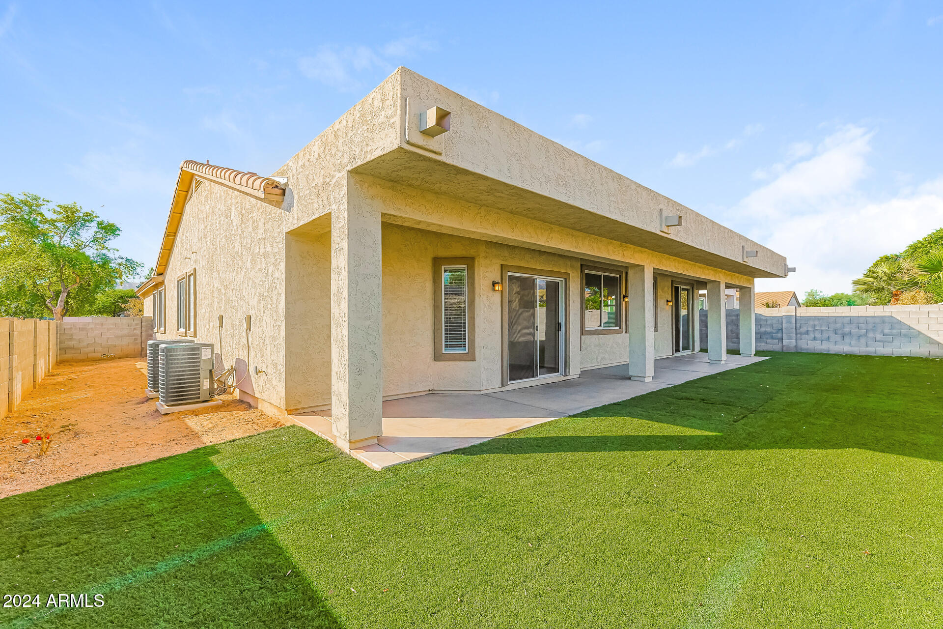 2018 West Carson Road Phoenix, AZ 85041 - Photo 20 of 21 020-photo-rear-view-14125106