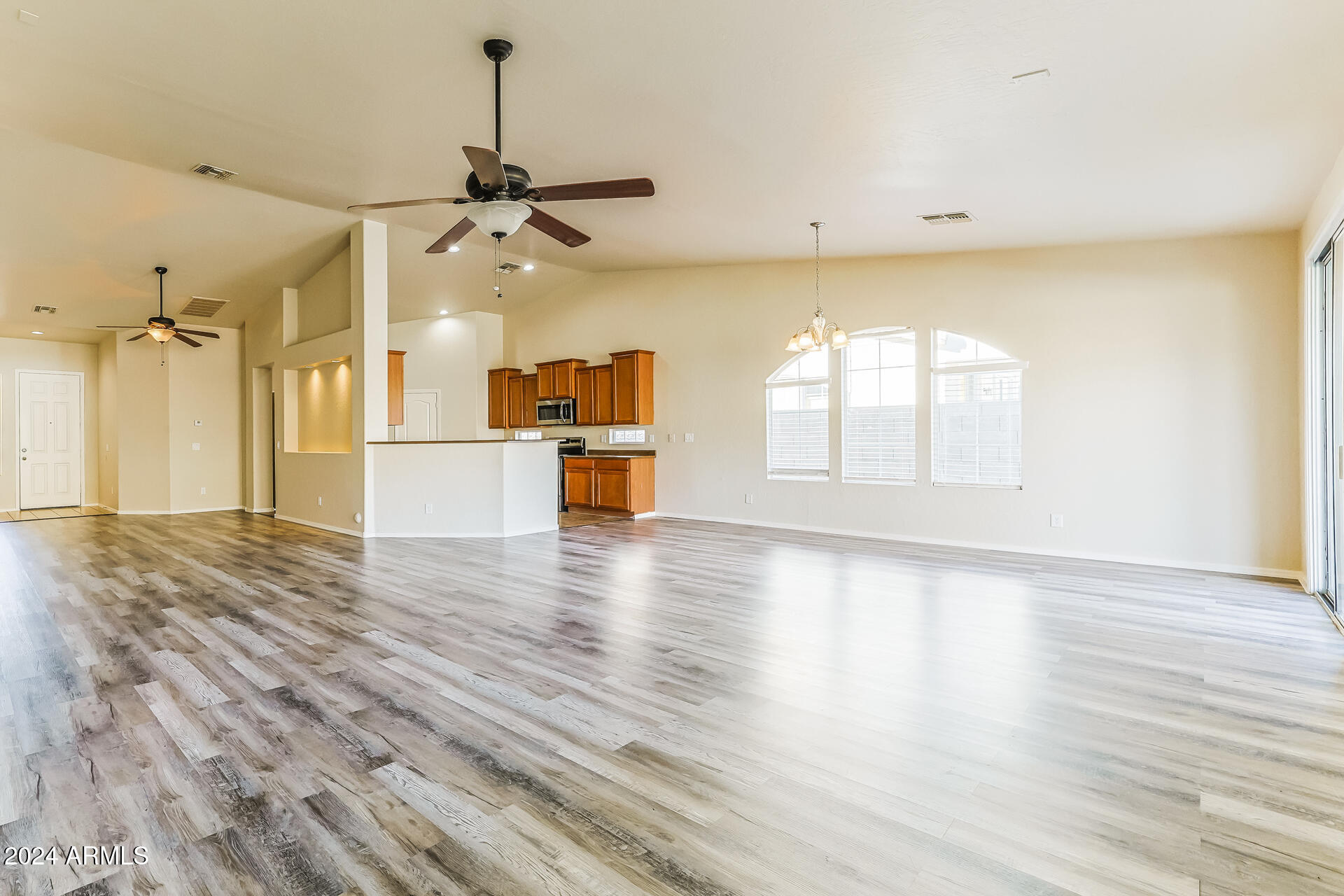 2018 West Carson Road Phoenix, AZ 85041 - Photo 4 of 21 004-photo-living-room-14125102
