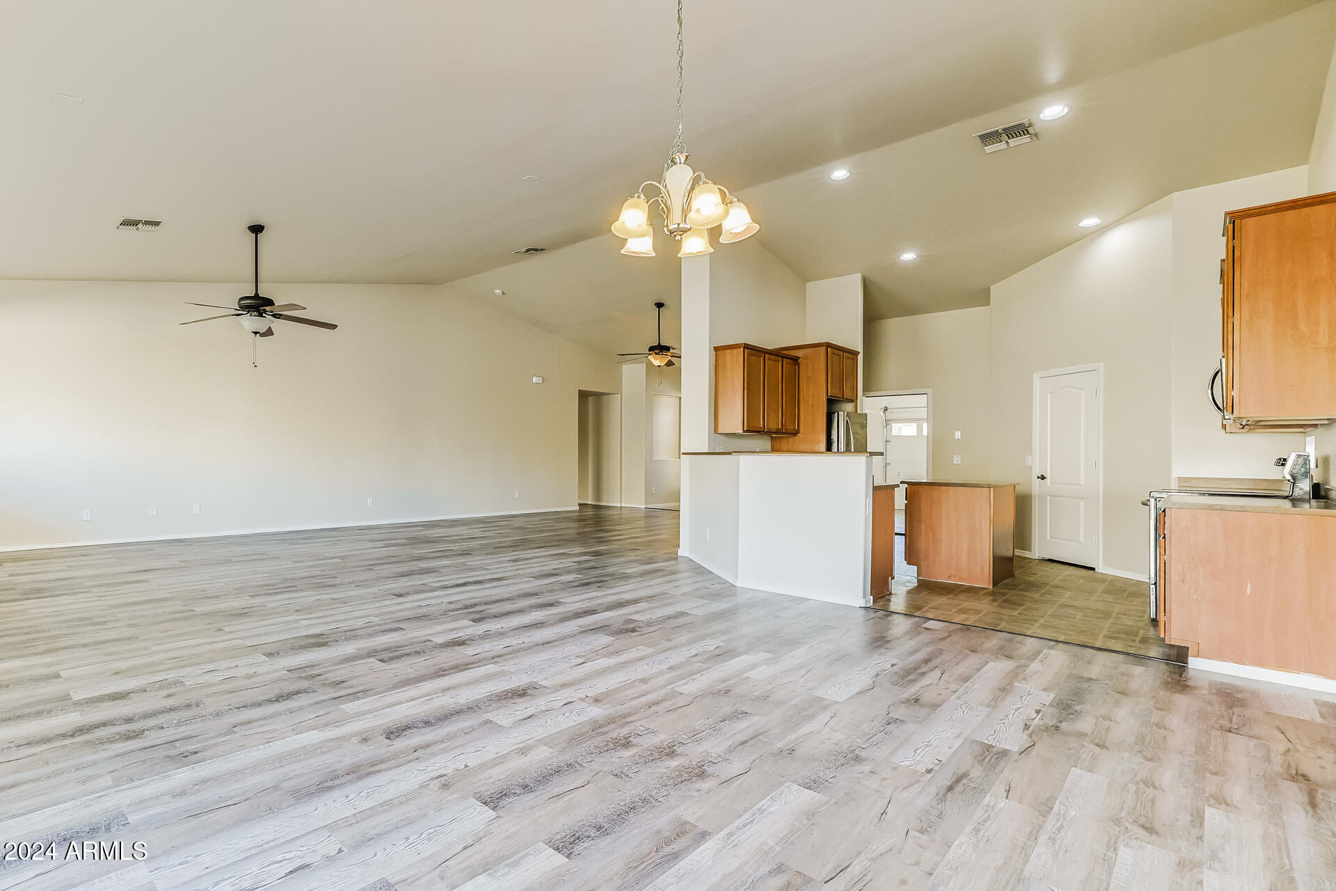 2018 West Carson Road Phoenix, AZ 85041 - Photo 8 of 21 008-photo-dining-room-14125101