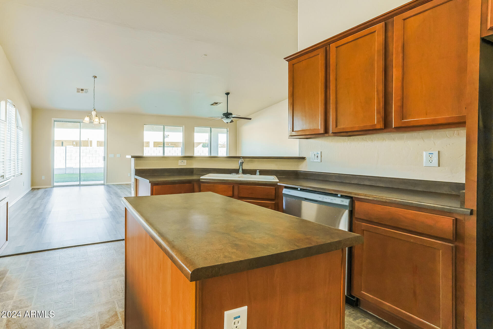 2018 West Carson Road Phoenix, AZ 85041 - Photo 10 of 21 010-photo-kitchen-14125098