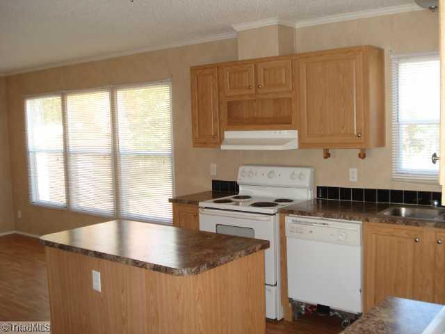 399 Lee Parks Road Lexington, NC 27292 - Photo 5 of 8 Kitchen.