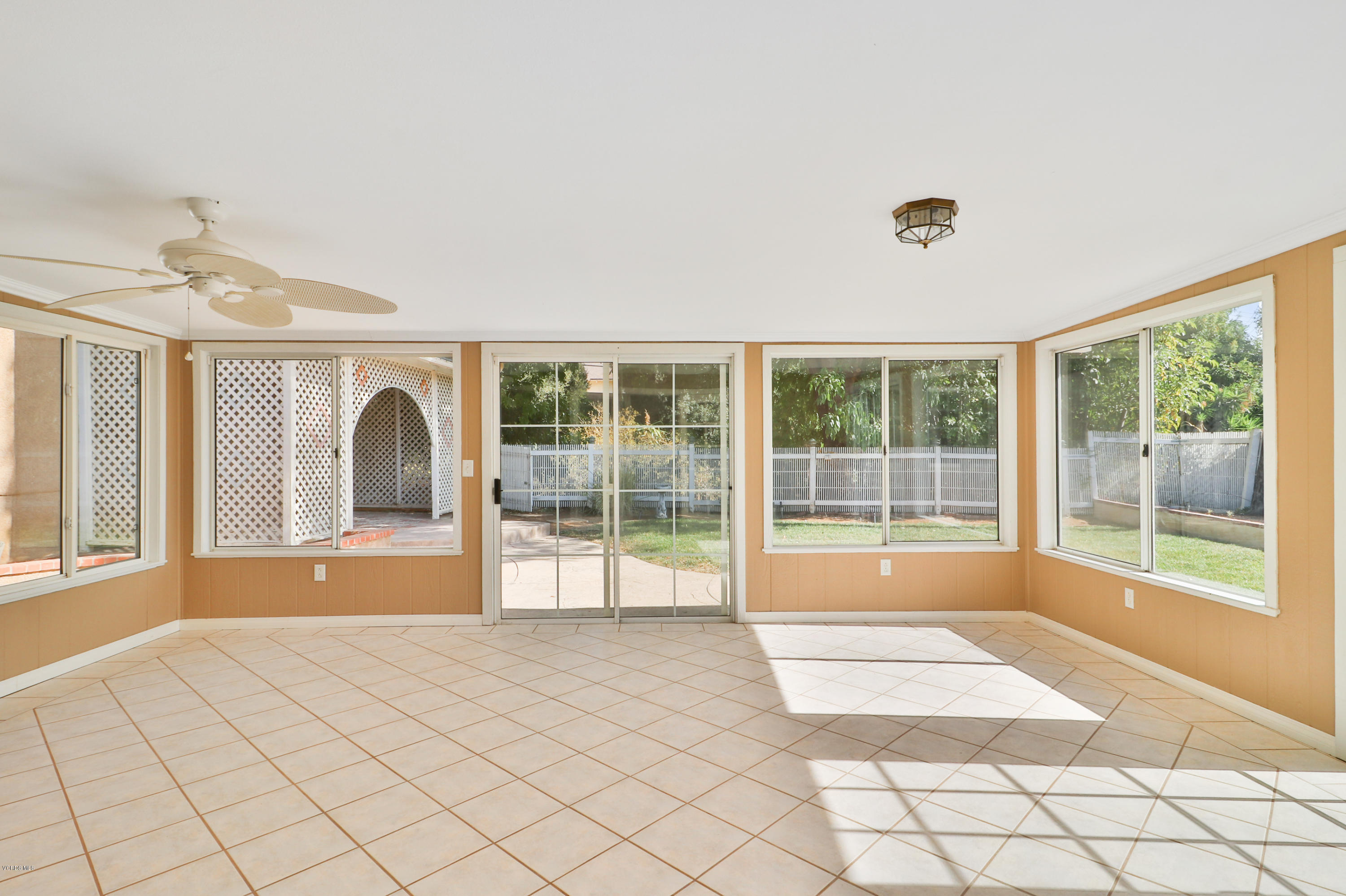3230 Travis Avenue Simi Valley, CA 93063 - Photo 18 of 41 IMG_1036