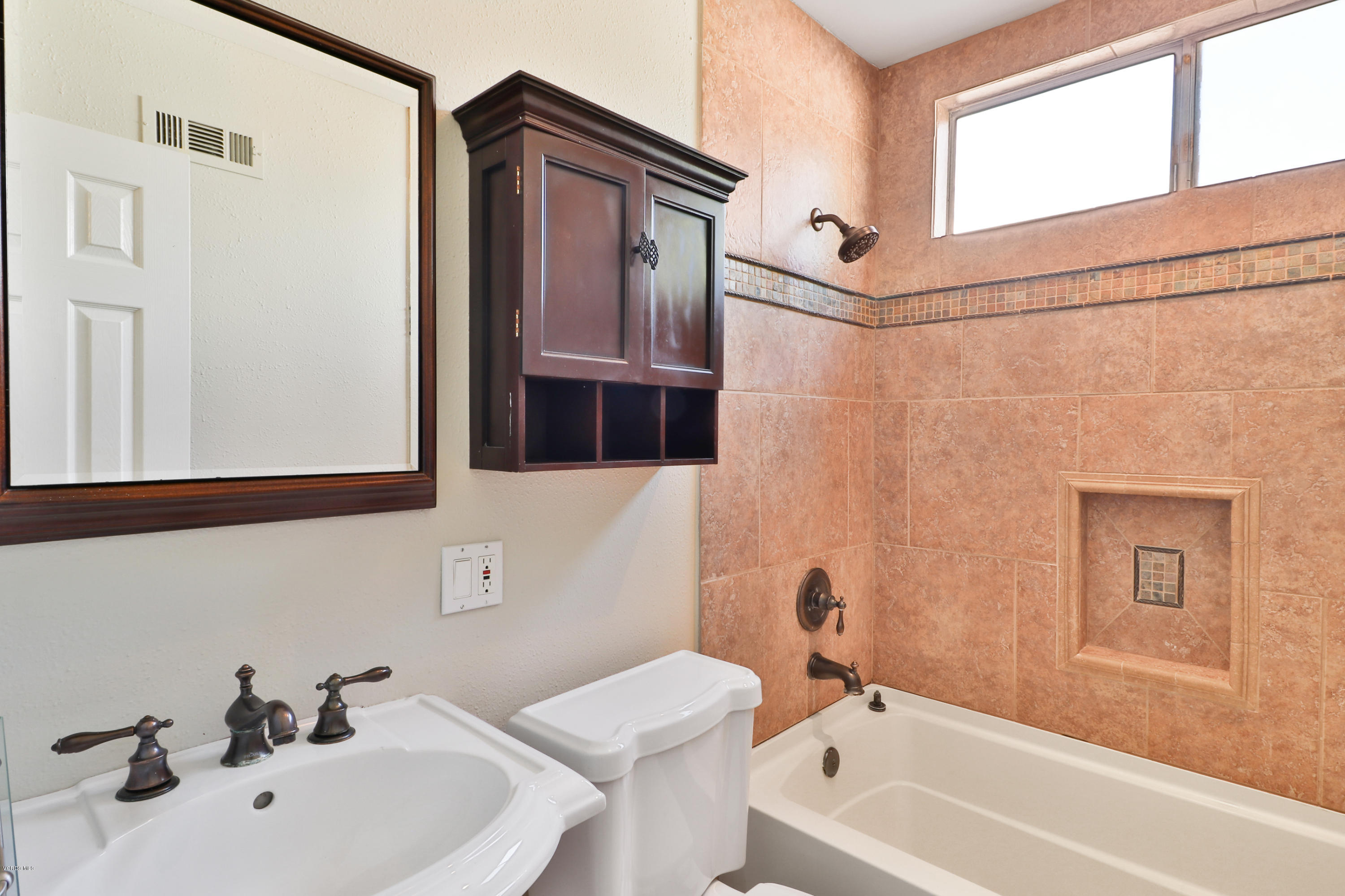 3230 Travis Avenue Simi Valley, CA 93063 - Photo 21 of 41 IMG_1035