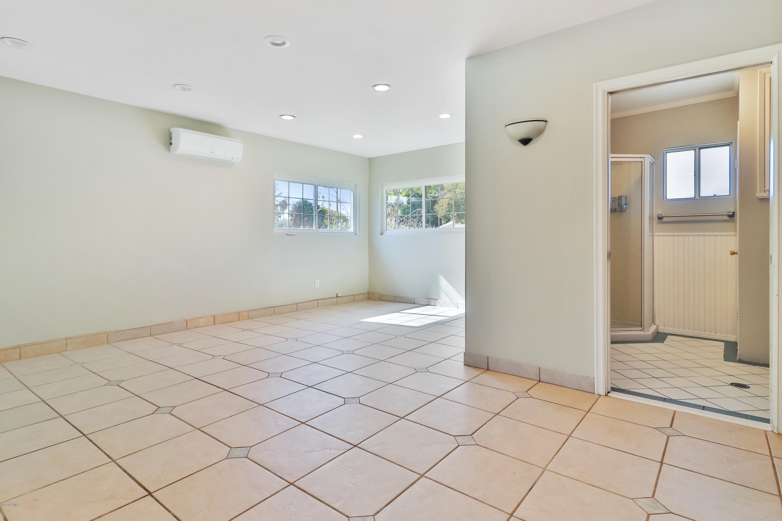 3230 Travis Avenue Simi Valley, CA 93063 - Photo 32 of 41 IMG_1003