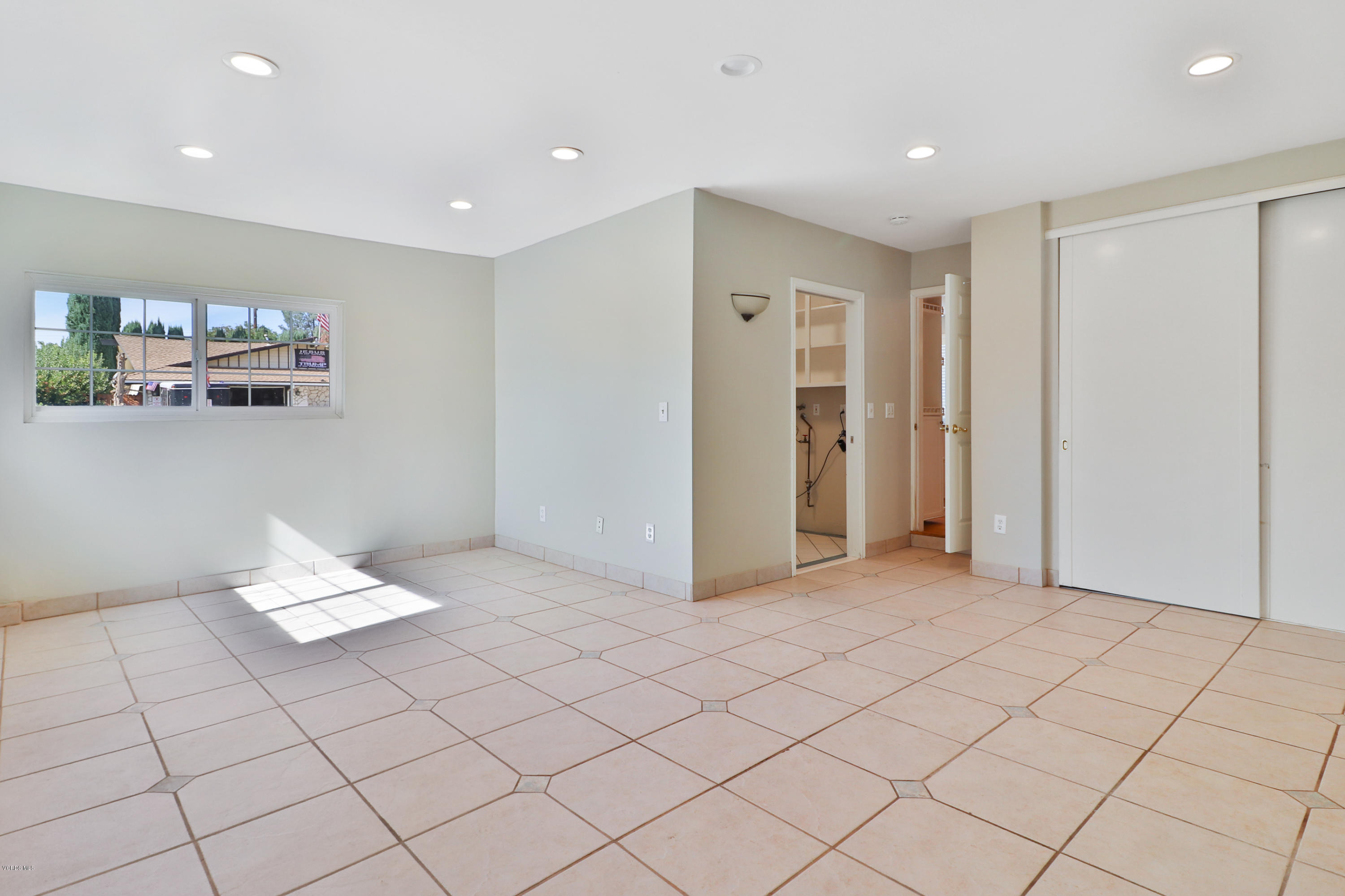 3230 Travis Avenue Simi Valley, CA 93063 - Photo 33 of 41 IMG_1004