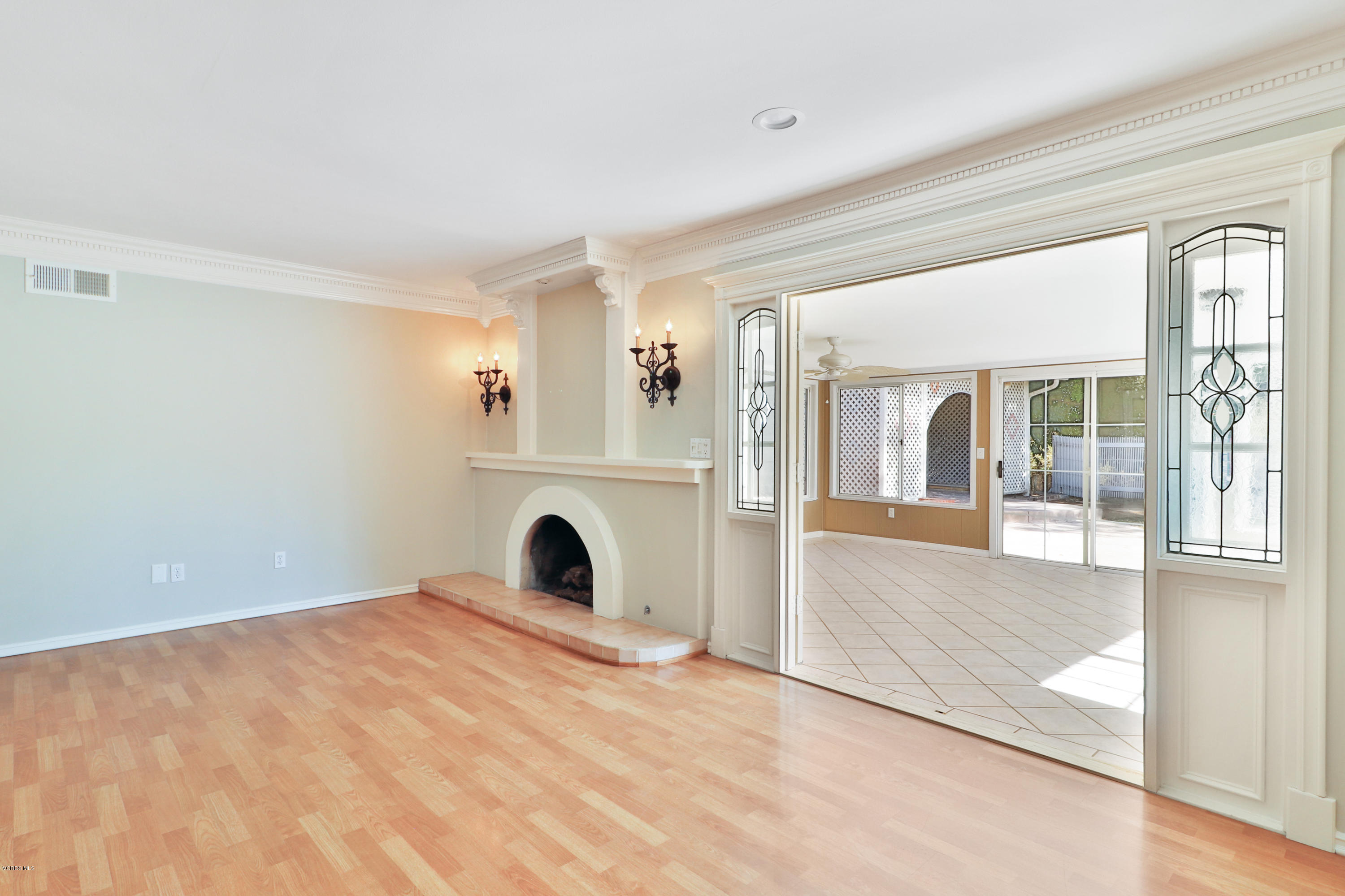 3230 Travis Avenue Simi Valley, CA 93063 - Photo 7 of 41 IMG_1041