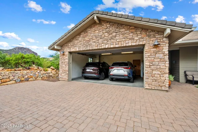 a view of entryway and hall