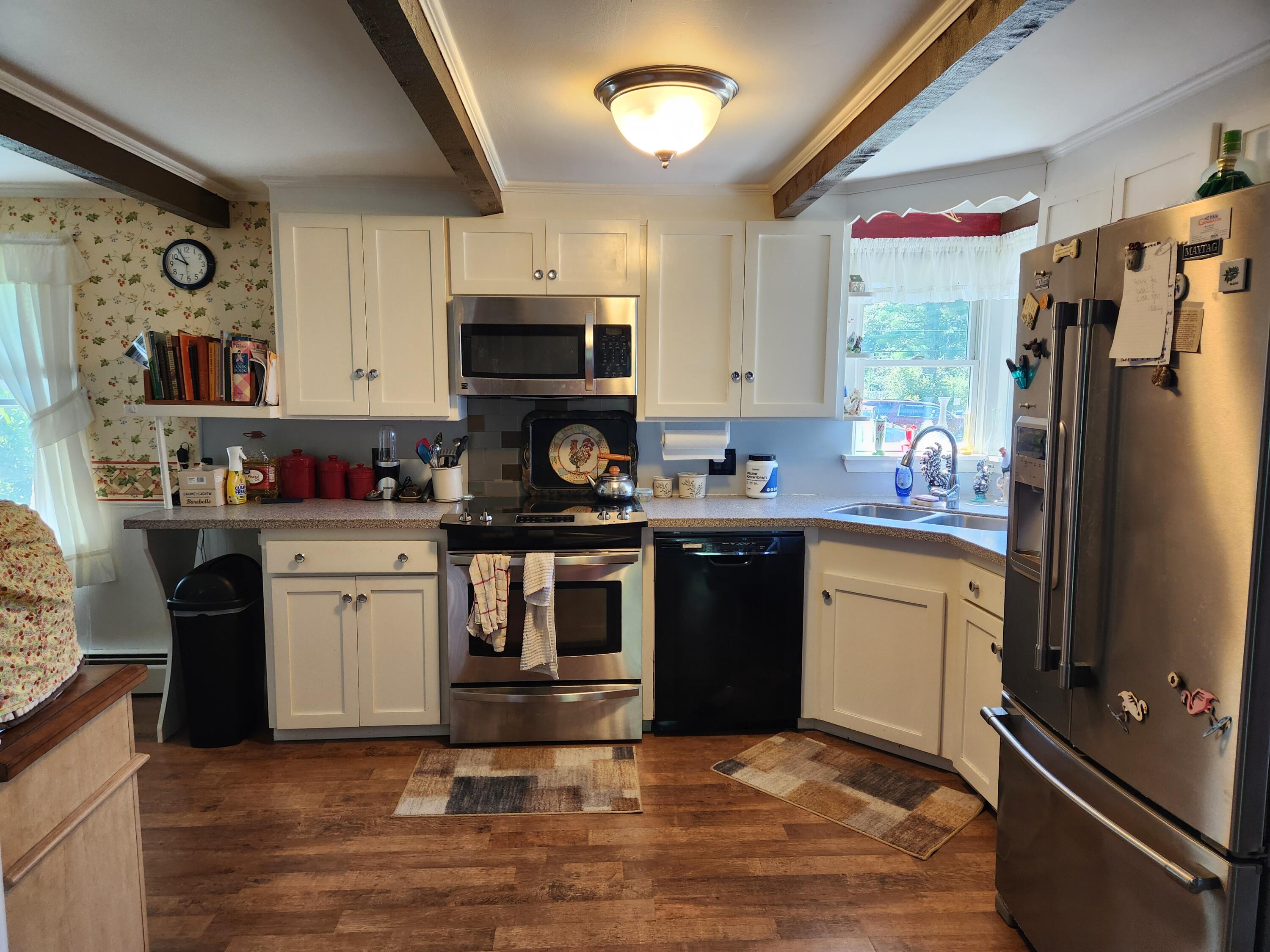 286 Washington Road Jefferson, ME 04348 - Photo 3 of 21 BrownKitchen