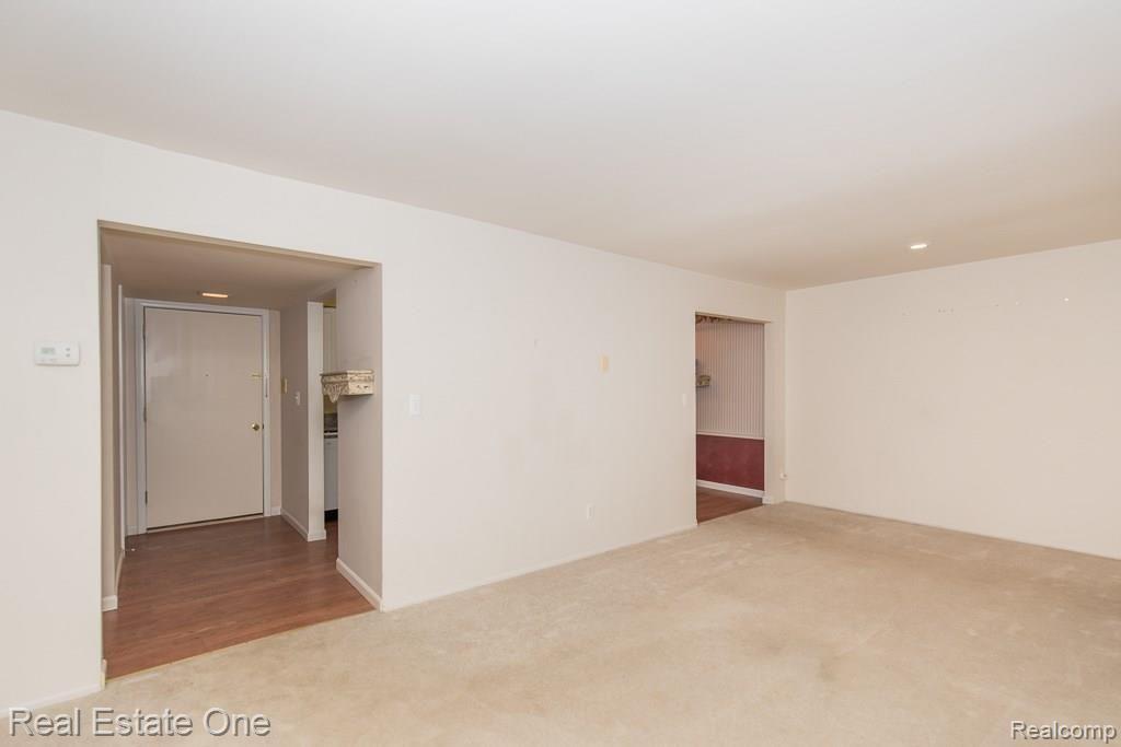 531 East University Drive, Unit 68 Rochester, MI 48307 - Photo 13 of 14