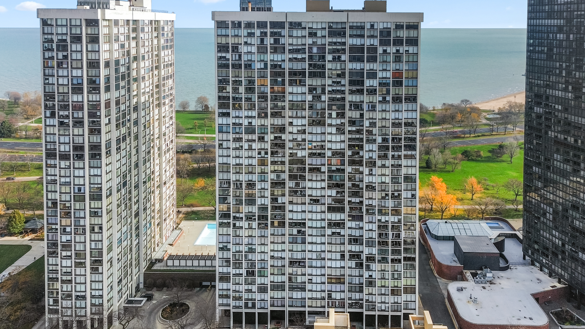 5445 North Sheridan Road, Unit 504 Chicago, IL 60640 - Photo 2 of 14 Gallery Image 2