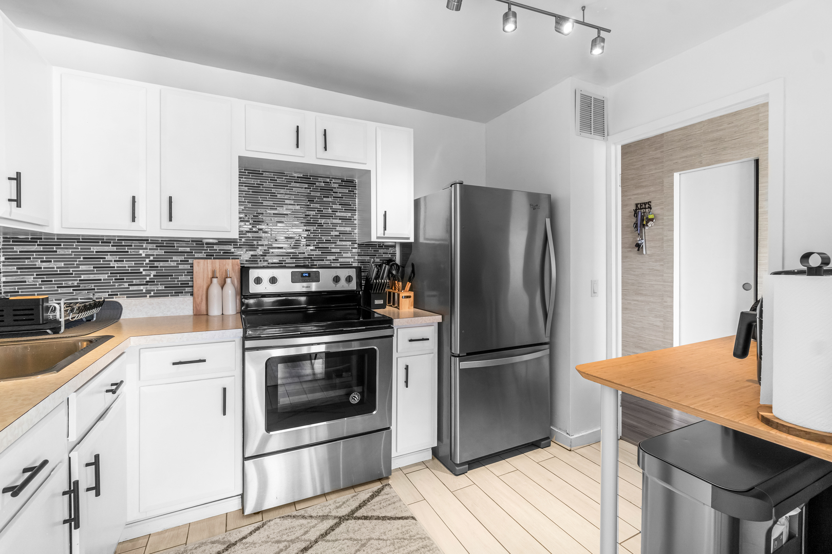 5445 North Sheridan Road, Unit 504 Chicago, IL 60640 - Photo 5 of 14 Gallery Image 5
