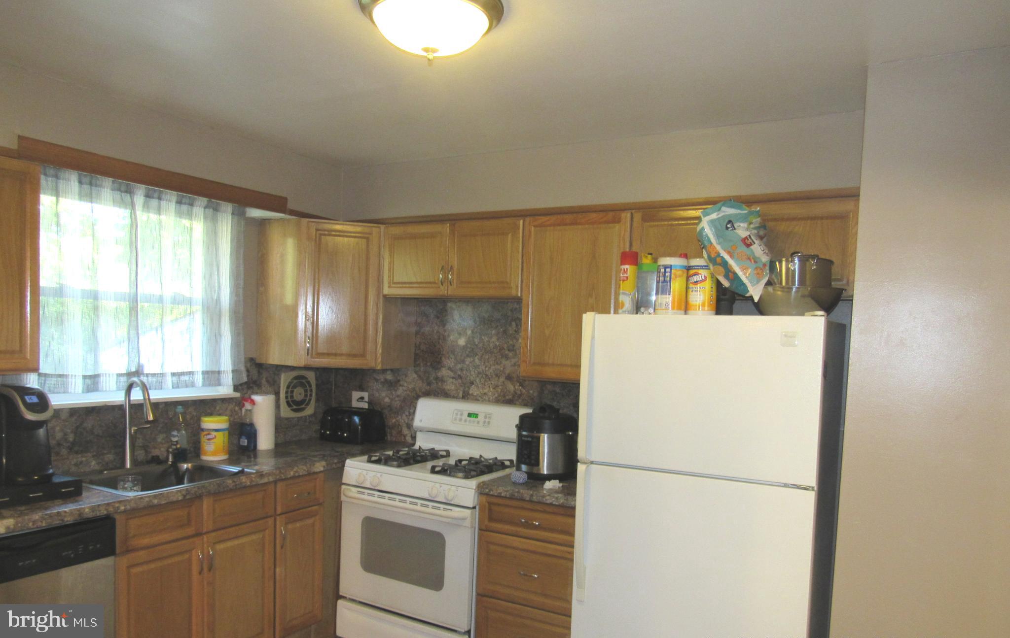 9973 Hardy Road Philadelphia, PA 19115 - Photo 8 of 21 Gallery Image 8