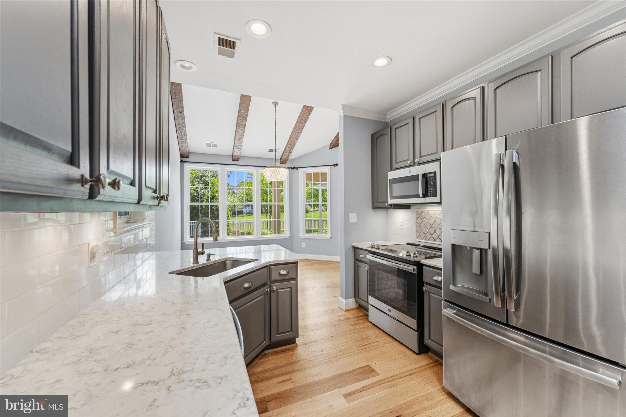 6817 Derby Run Way Gainesville, VA 20155 - Photo 14 of 35 kitchen