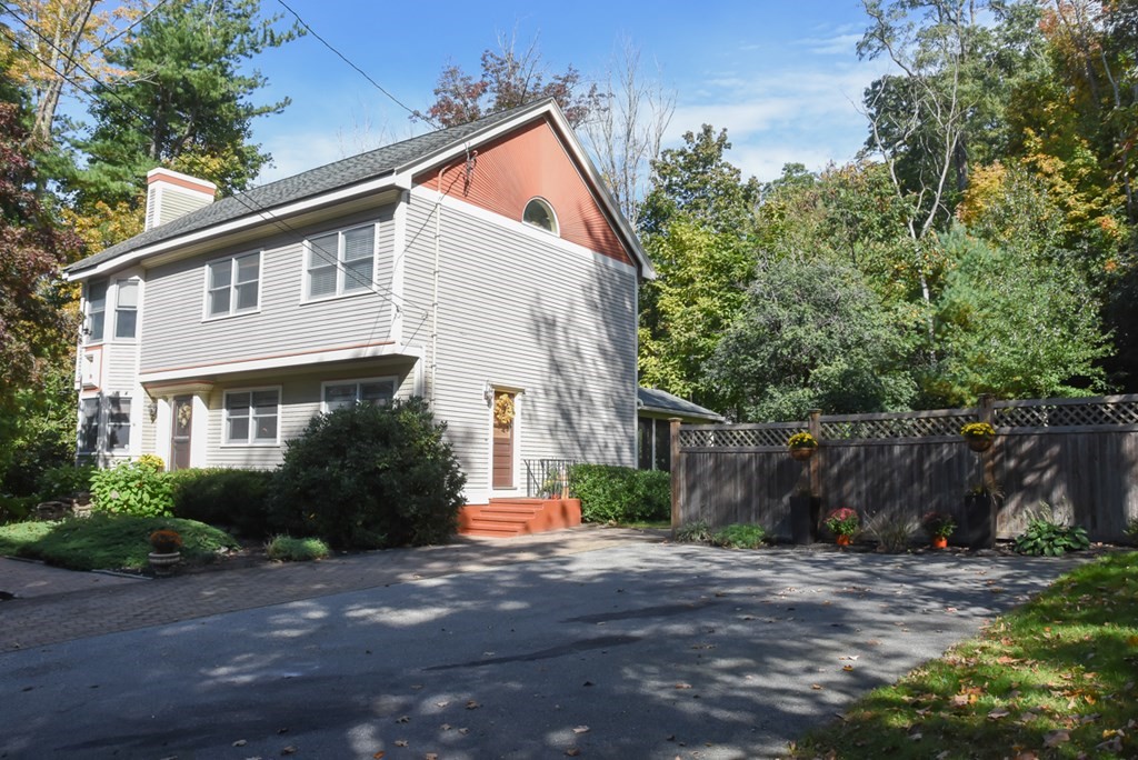 16 Locust Road Chelmsford, MA 01824 - Photo 3 of 42
