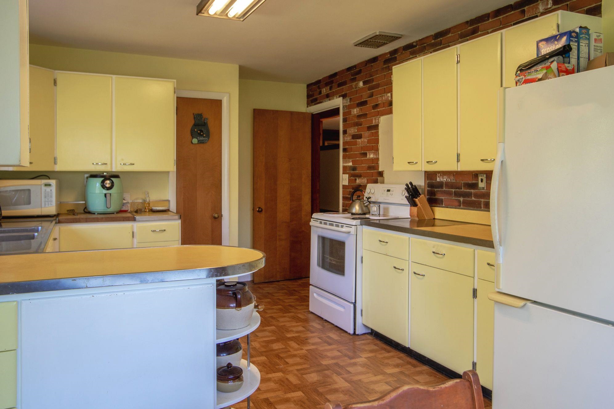 623 Upper Dummerston Road Brattleboro, VT 05301 - Photo 3 of 17