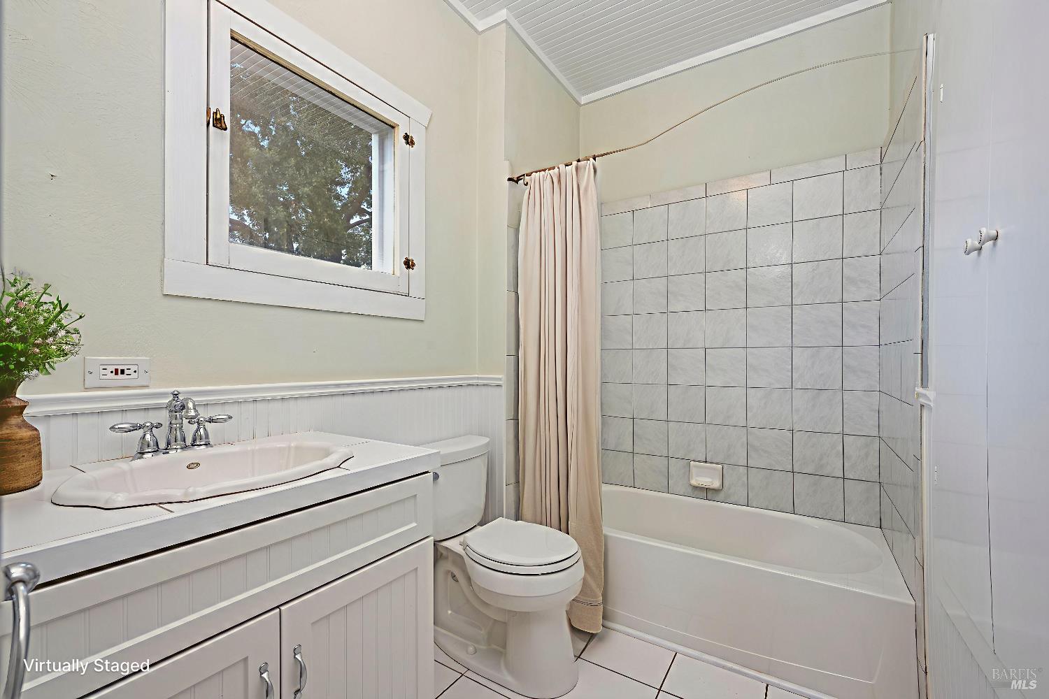 2550 Warm Springs Road Glen Ellen, CA 95442 - Photo 11 of 63 **Photo has been virtually staged**