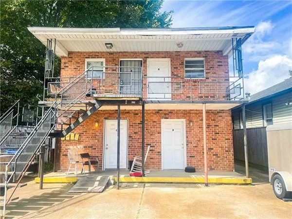 $1,350 | 423 South Murat Street, Unit A, New Orleans, LA 70119