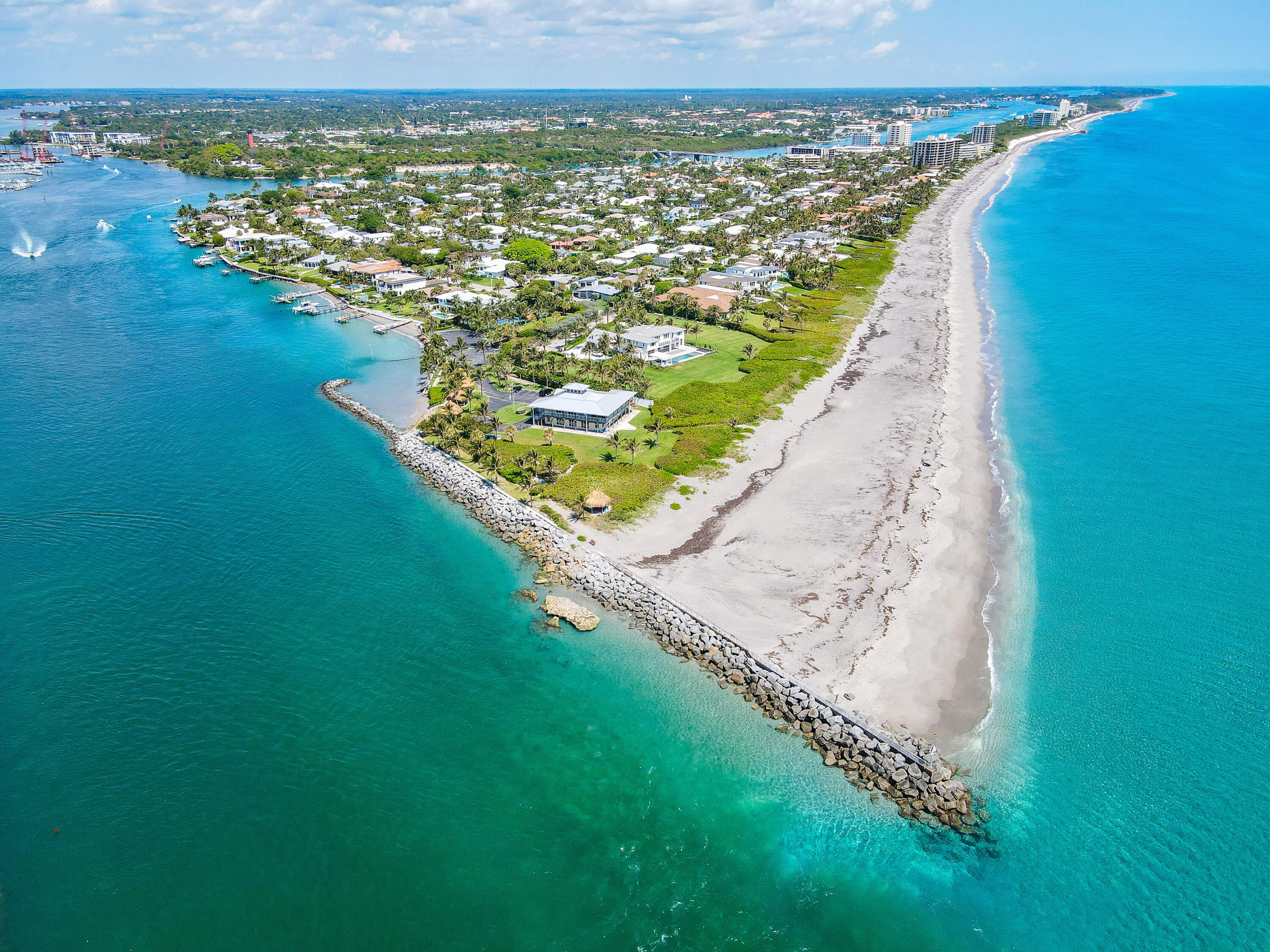 20 Ocean Drive Jupiter, FL 33469 - Photo 13 of 15 a view of a city