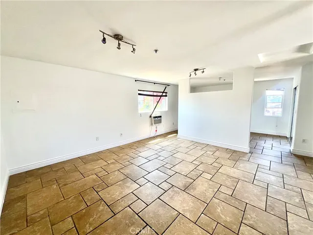 $1,999 | 5253 3/4 Denny Avenue, North Hollywood, CA 91601