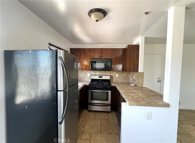 $1,999 | 5253 3/4 Denny Avenue, North Hollywood, CA 91601