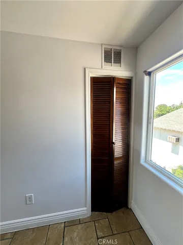 $1,999 | 5253 3/4 Denny Avenue, North Hollywood, CA 91601