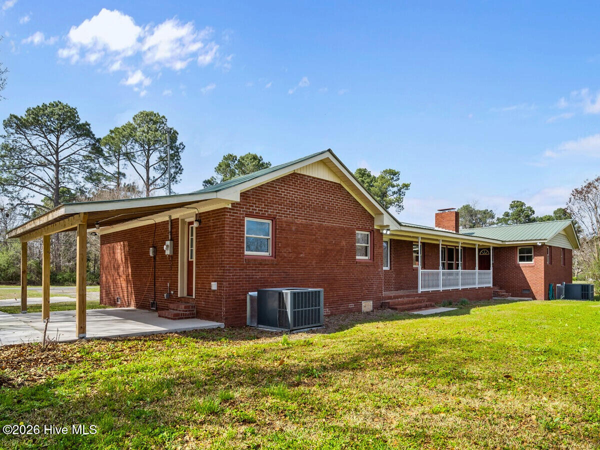 293 Old Chinquapin Road Beulaville, NC 28518 - Photo 3 of 55 3.