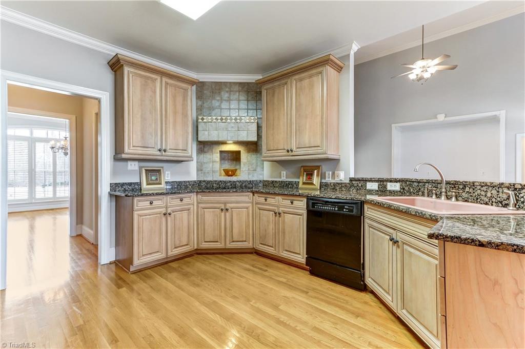 5803 Scarlett Court Oak Ridge, NC 27310 - Photo 10 of 30 Kitchen