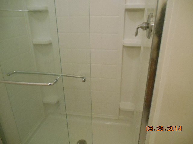 9 Edgewood Road Vernon Hills, IL 60061 - Photo 11 of 13 a bathroom with a shower