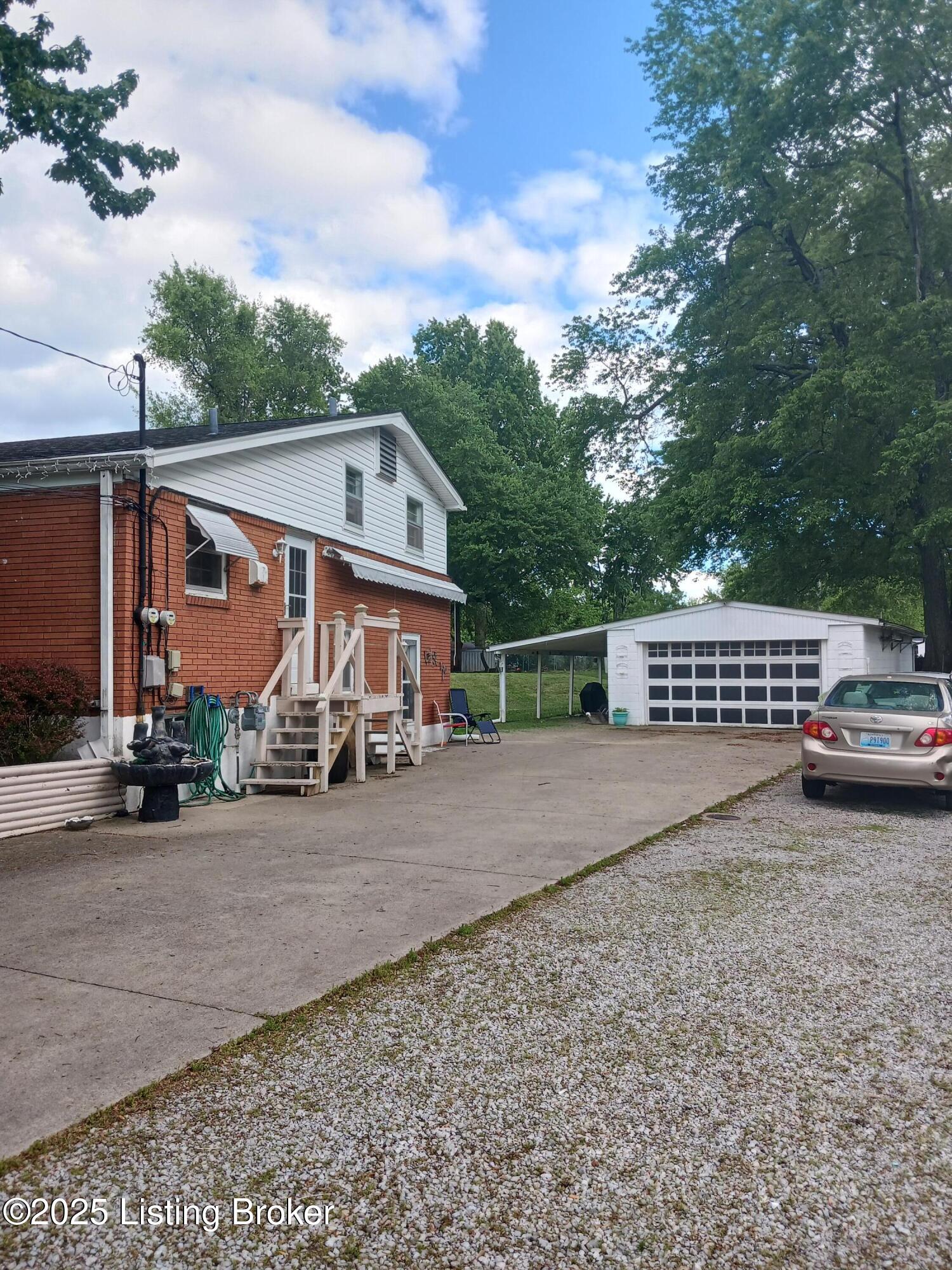 7702 Edna M Road Louisville, KY 40258 - Photo 14 of 28 20250506_172749