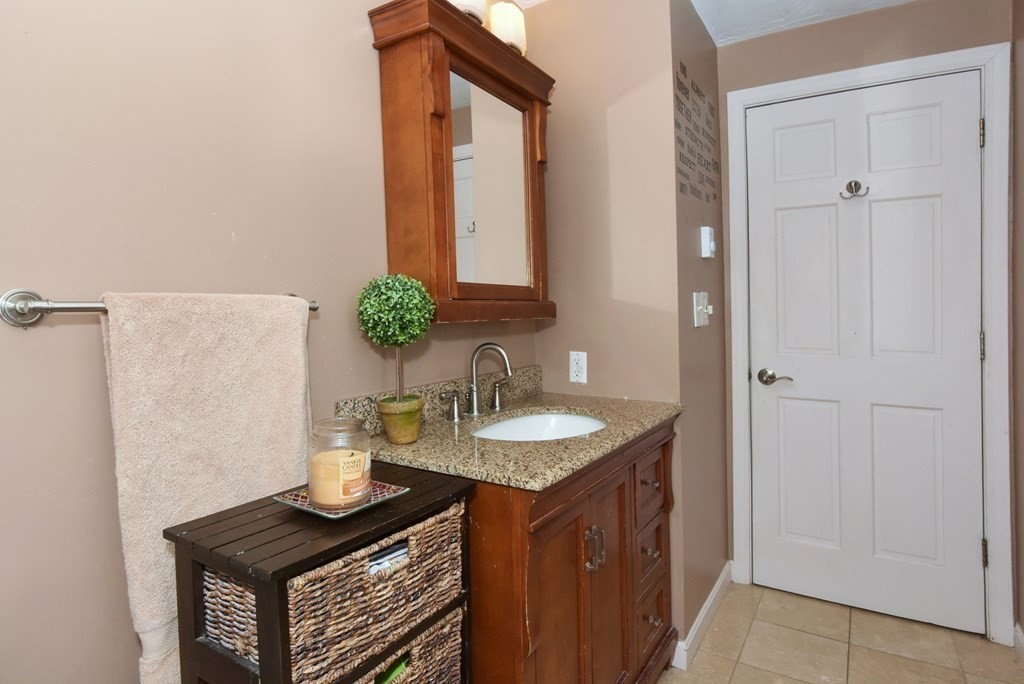 38 Plantation Road, Unit 38 Oxford, MA 01540 - Photo 21 of 27 Gallery Image 21