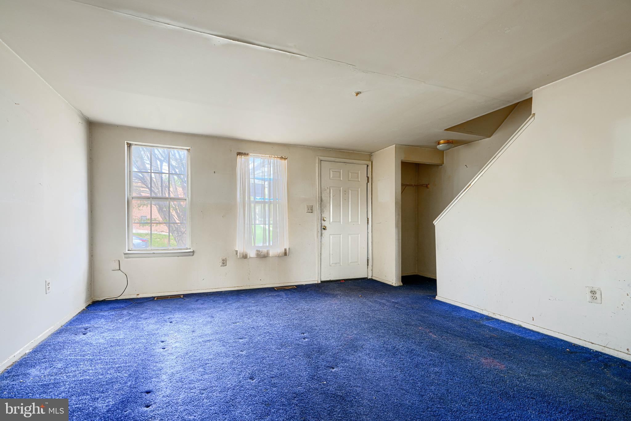 3416 Round Road Baltimore, MD 21225 - Photo 4 of 22 living room