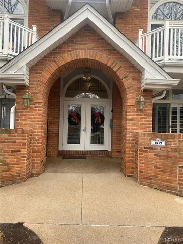 $385,000 | 20 Country Club Terrace, Kirkwood, MO 63122