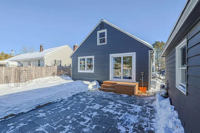 $479,900 | 7 Mt Vernon Street, Nashua, NH 03064