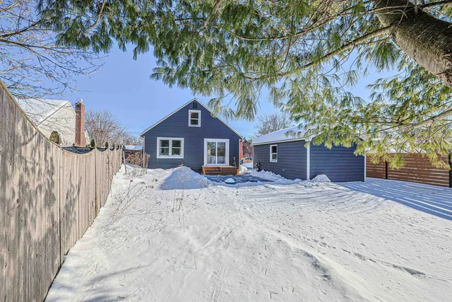 $479,900 | 7 Mt Vernon Street, Nashua, NH 03064