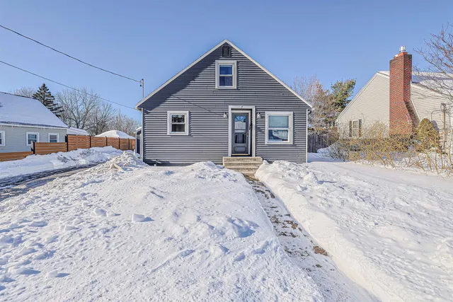 $479,900 | 7 Mt Vernon Street, Nashua, NH 03064