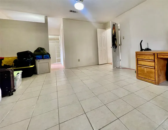 $195,000 | 12066 Kleinmeadow Drive, Houston, TX 77066