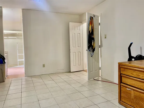 $195,000 | 12066 Kleinmeadow Drive, Houston, TX 77066