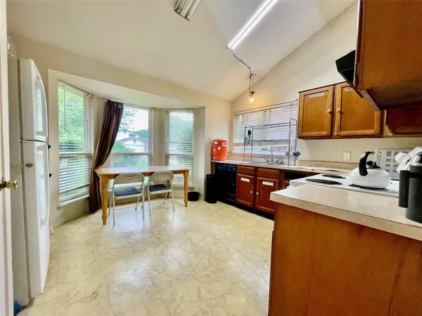 $195,000 | 12066 Kleinmeadow Drive, Houston, TX 77066