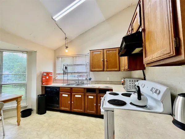 $195,000 | 12066 Kleinmeadow Drive, Houston, TX 77066