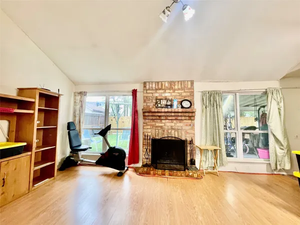$195,000 | 12066 Kleinmeadow Drive, Houston, TX 77066