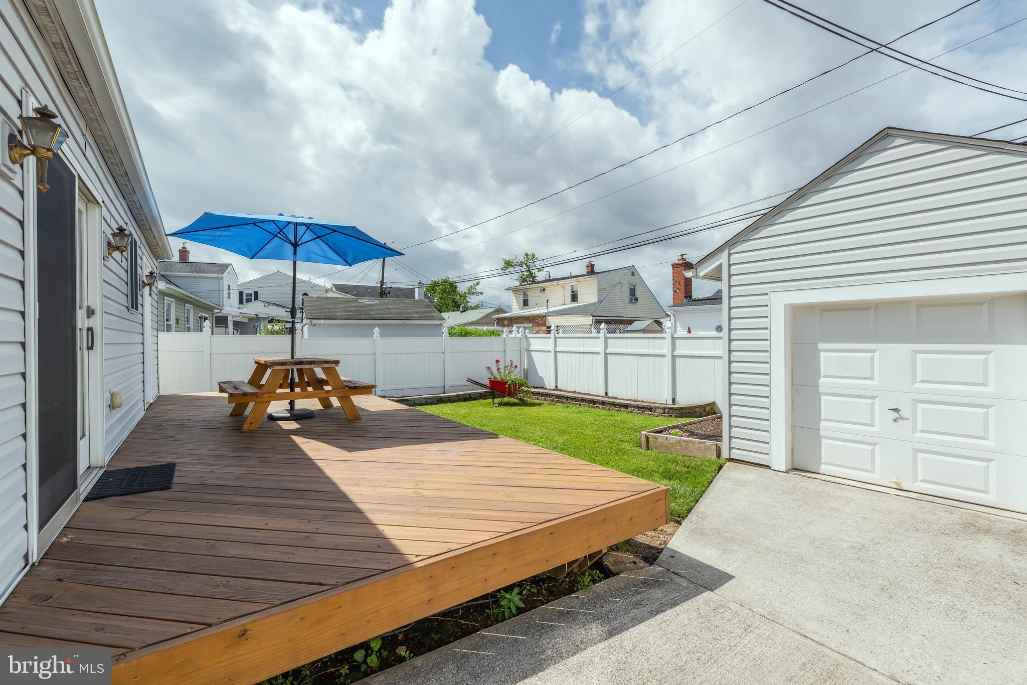 8253 Bullneck Road Baltimore, MD 21222 - Photo 23 of 29 Rear Deck
