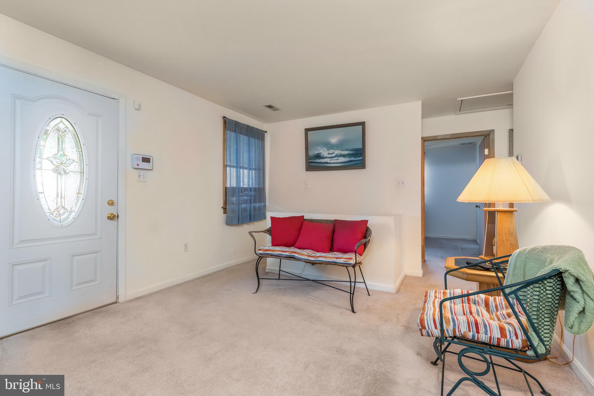 8253 Bullneck Road Baltimore, MD 21222 - Photo 7 of 29 Living Room
