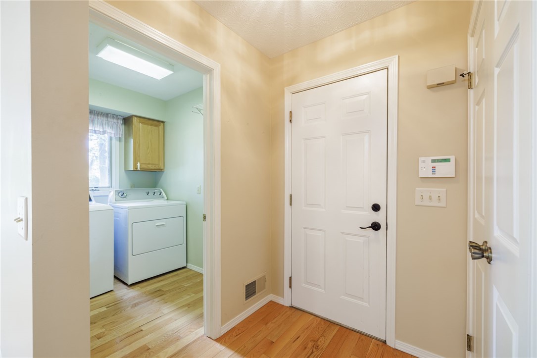 27 English Station Road Greece, NY 14616 - Photo 17 of 34 Gallery Image 17