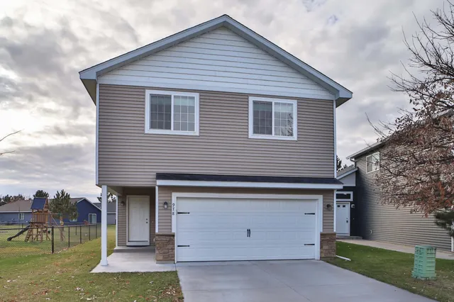 $325,000 | 978 York Court, Brainerd, MN 56401