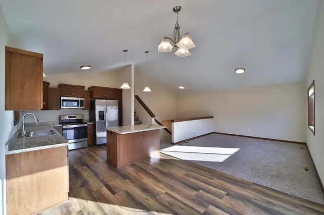 $325,000 | 978 York Court, Brainerd, MN 56401