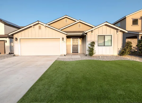$445,000 | 1517 South Barberry Place, Hanford, CA 93230