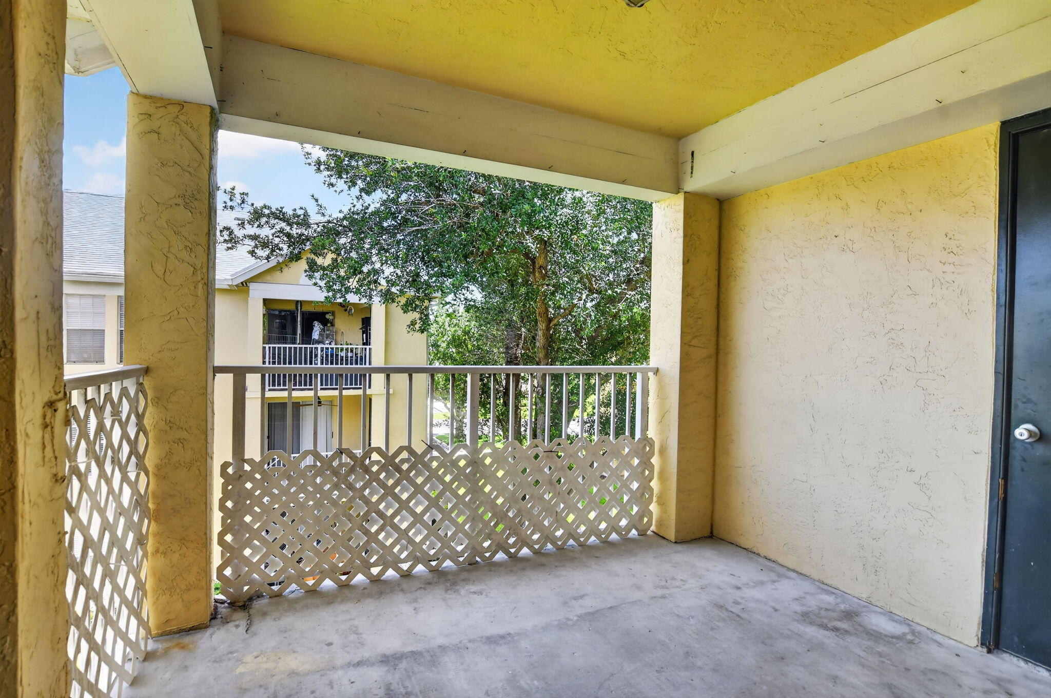 6323 La Costa Drive, Unit M Boca Raton, FL 33433 - Photo 24 of 33 balcony
